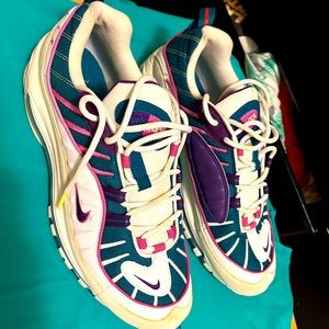 Nike shoes used twice still good size 11.5